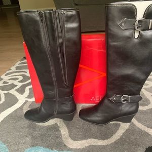 NWT Black boots Size 7 1/2 WIDE